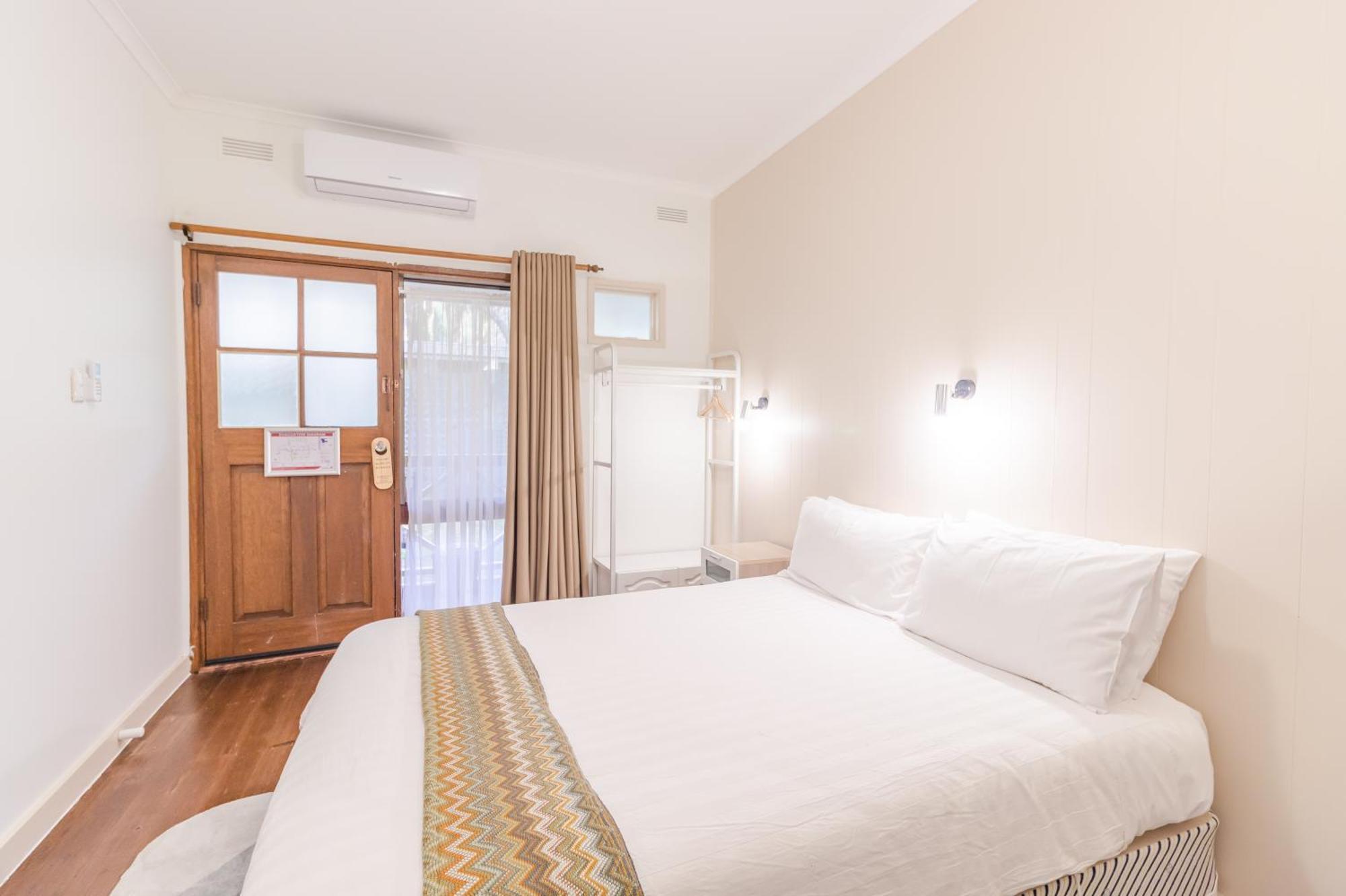 Warburton Lodge Экстерьер фото