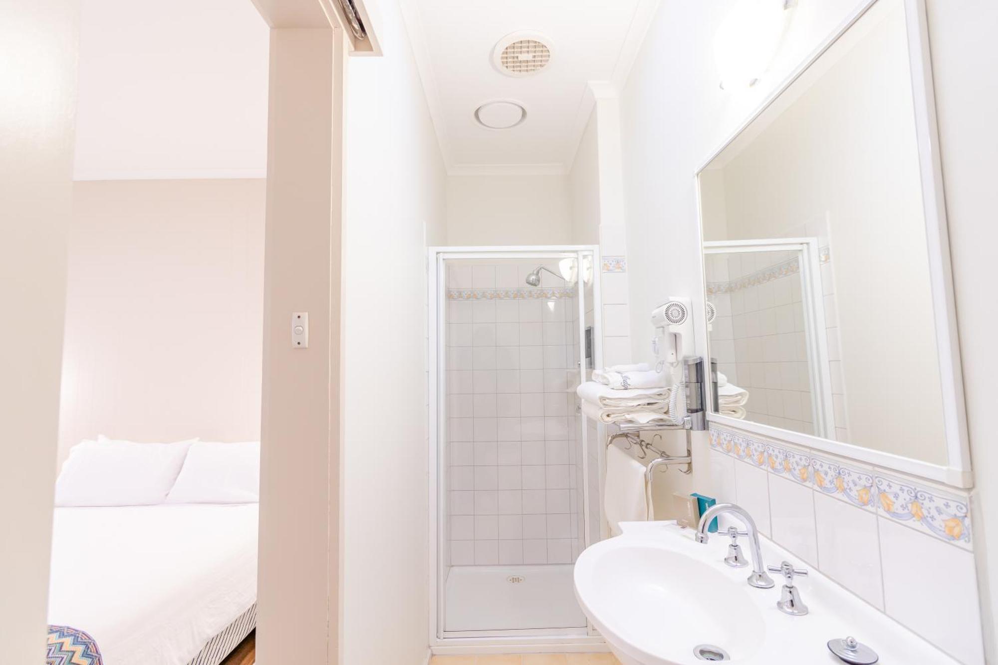 Warburton Lodge Экстерьер фото